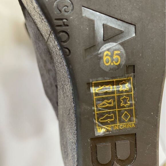 NEW WITHOUT TAGS CHOCOLAT BLU YOMA BRONZE CALF HAIR LEATHER PLATFORM CLOGS. - Picture 6 of 9